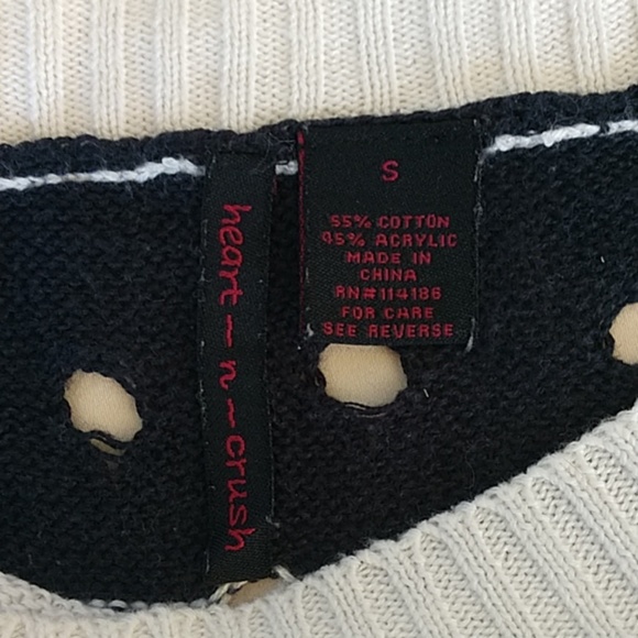 🌻3/$30 Striped knit crop top - Picture 2 of 2